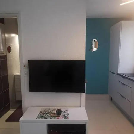 아파트 T2 Climatise, Proche Mer, Parking, Terrasse, Pour 2 Personnes A - Fr-1-607-109 아그